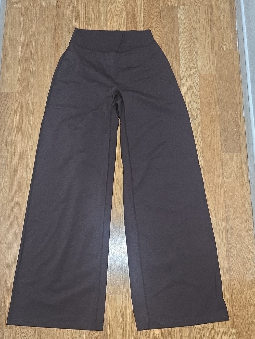 High-Rise Wide-Leg Leggings in Dark Brown